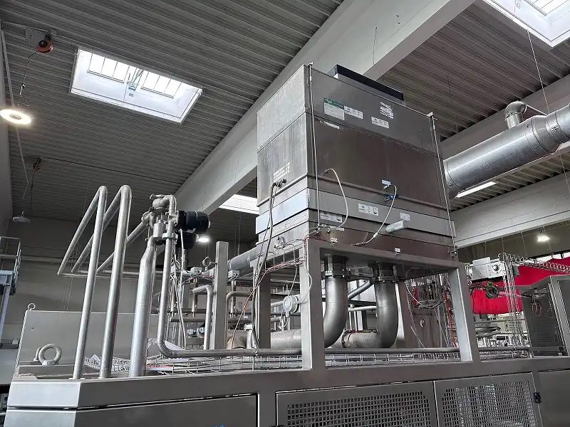 Photo #11 of Used aseptic isobaric bottling line KHS for PET 27000 bph