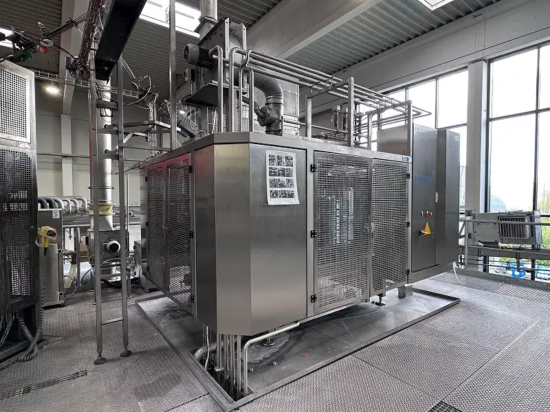 Photo #26 of Used aseptic isobaric bottling line KHS for PET 27000 bph