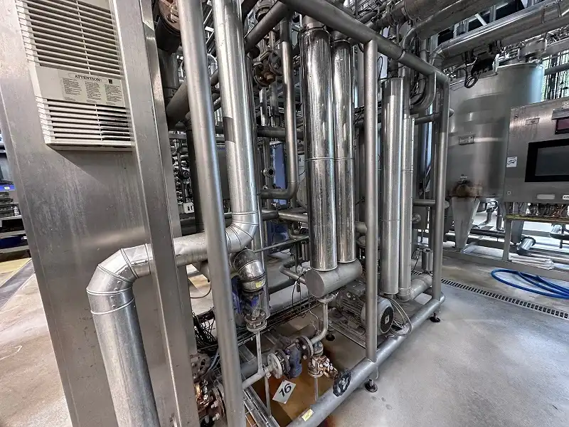 Photo #29 of Used aseptic isobaric bottling line KHS for PET 27000 bph