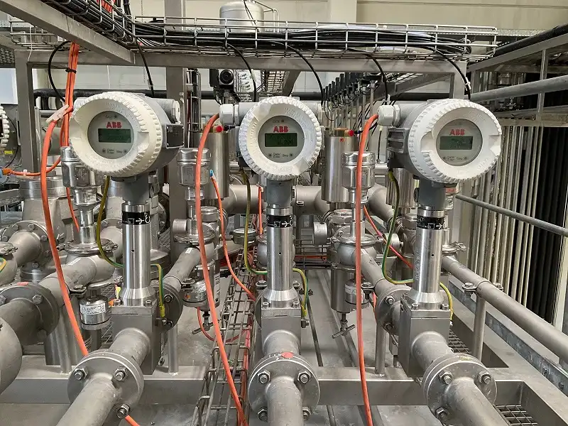 Photo #33 of Used aseptic isobaric bottling line KHS for PET 27000 bph