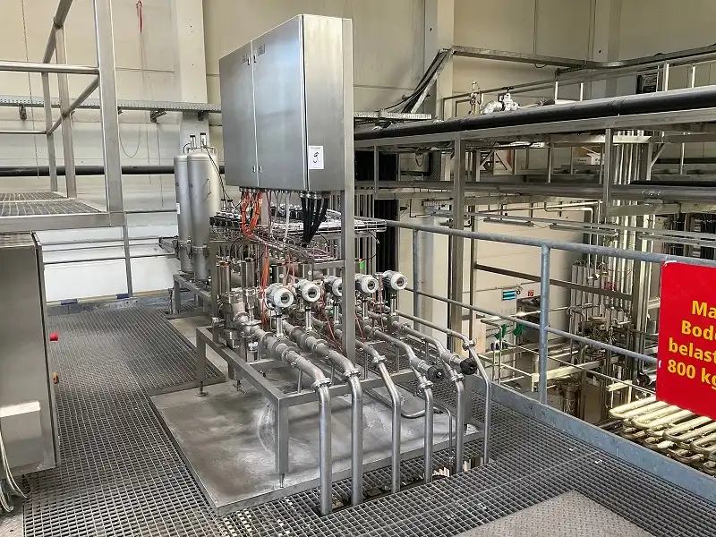 Photo #34 of Used aseptic isobaric bottling line KHS for PET 27000 bph