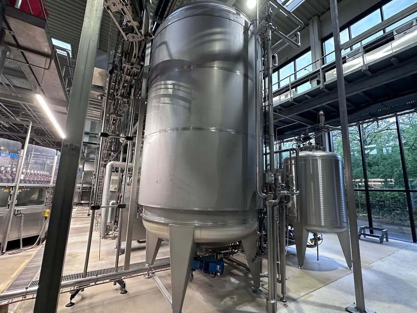 Photo #35 of Used aseptic isobaric bottling line KHS for PET 27000 bph