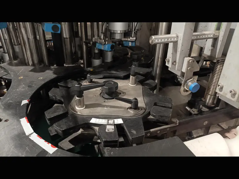 Photo #8 of Used capsuling machine Robino & Galandrino – champagne 12000 bph