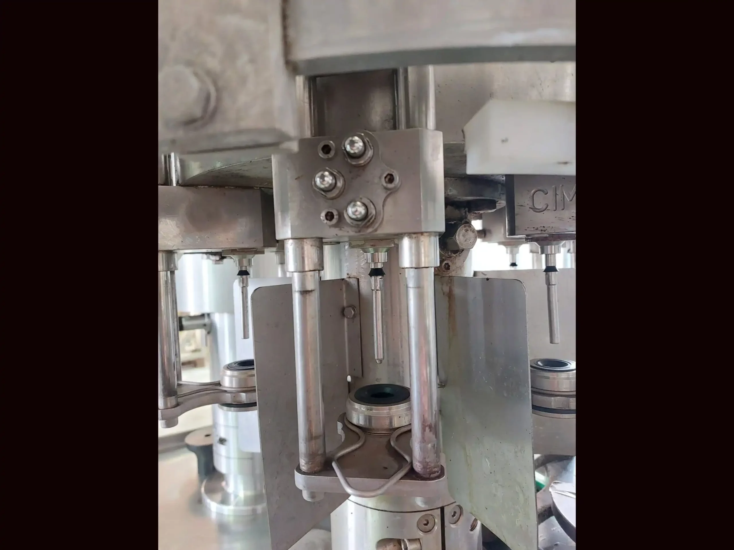 Photo #18 of Used Filling Monoblock CIMEC 6-6-1 1000 bph