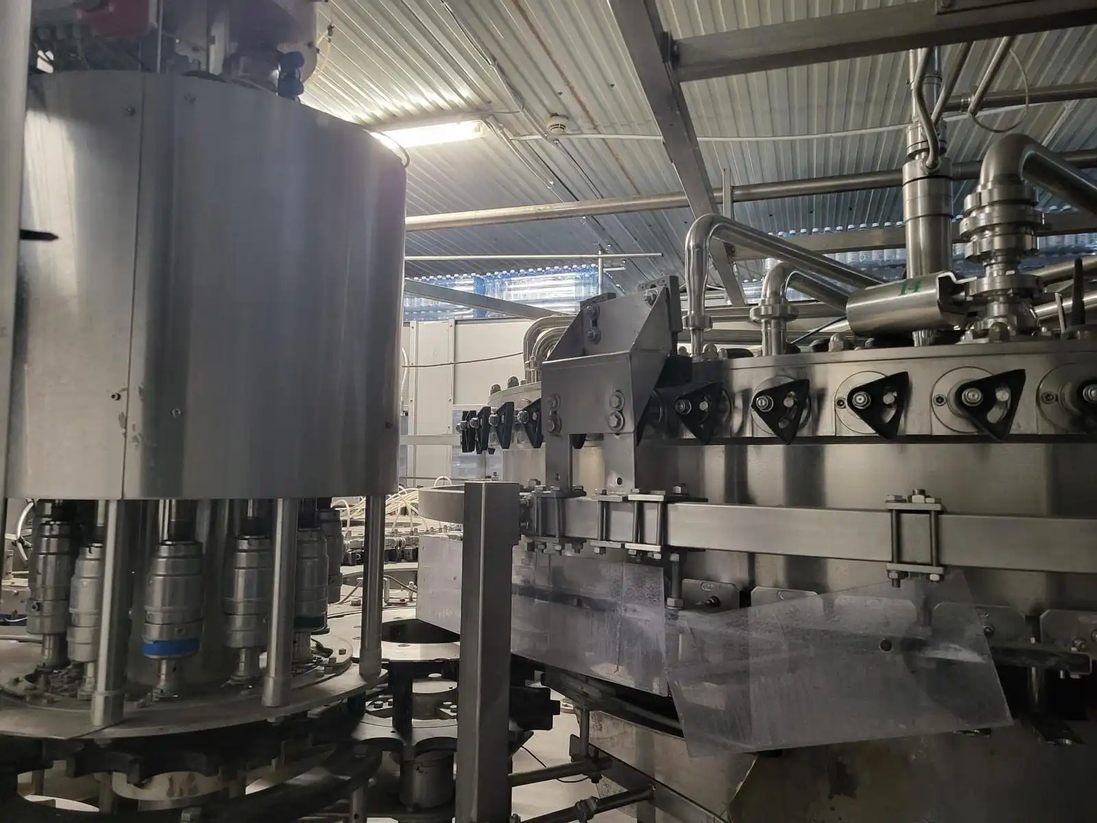 Photo #3 of Used Filling Monoblock RIVI 50-60-12 12000 bph