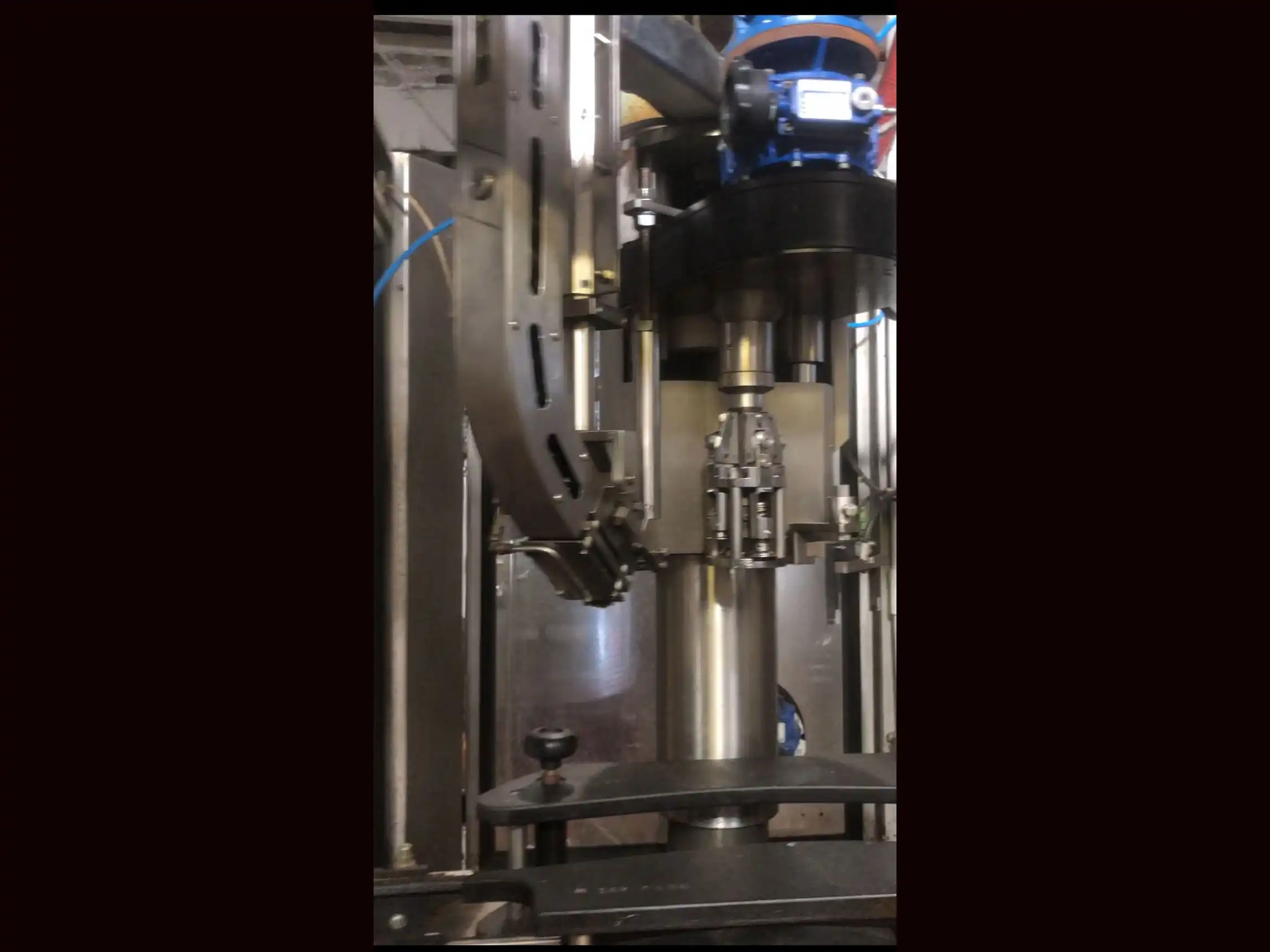 Photo #9 of Used Isobaric Filling Line for Sparkling Wine 3000 bph