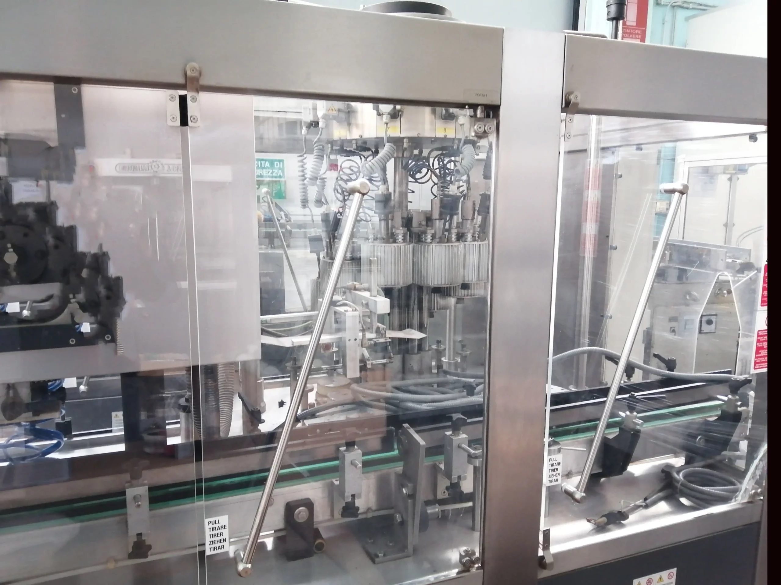 Photo #2 of Used Shrinkable Capsuling Machine Robino & Galandrino Monostadio Z9T