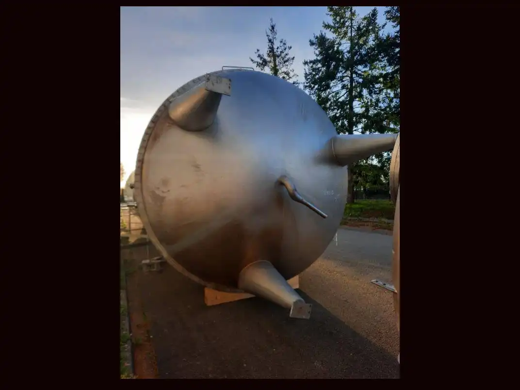 Photo #7 of Used Tank PROMINOX Cuve 2004 40000 l