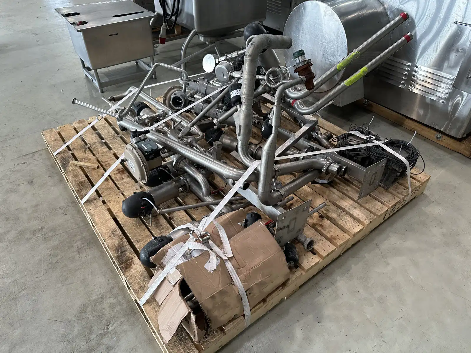 Photo #14 of Used Tank PROMINOX Cuve 2004 40000 l