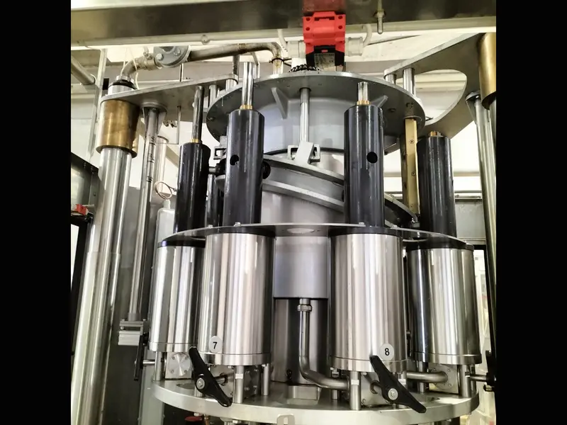 Photo #9 of Used filling monoblock OCIM for oil tins 1000 bph