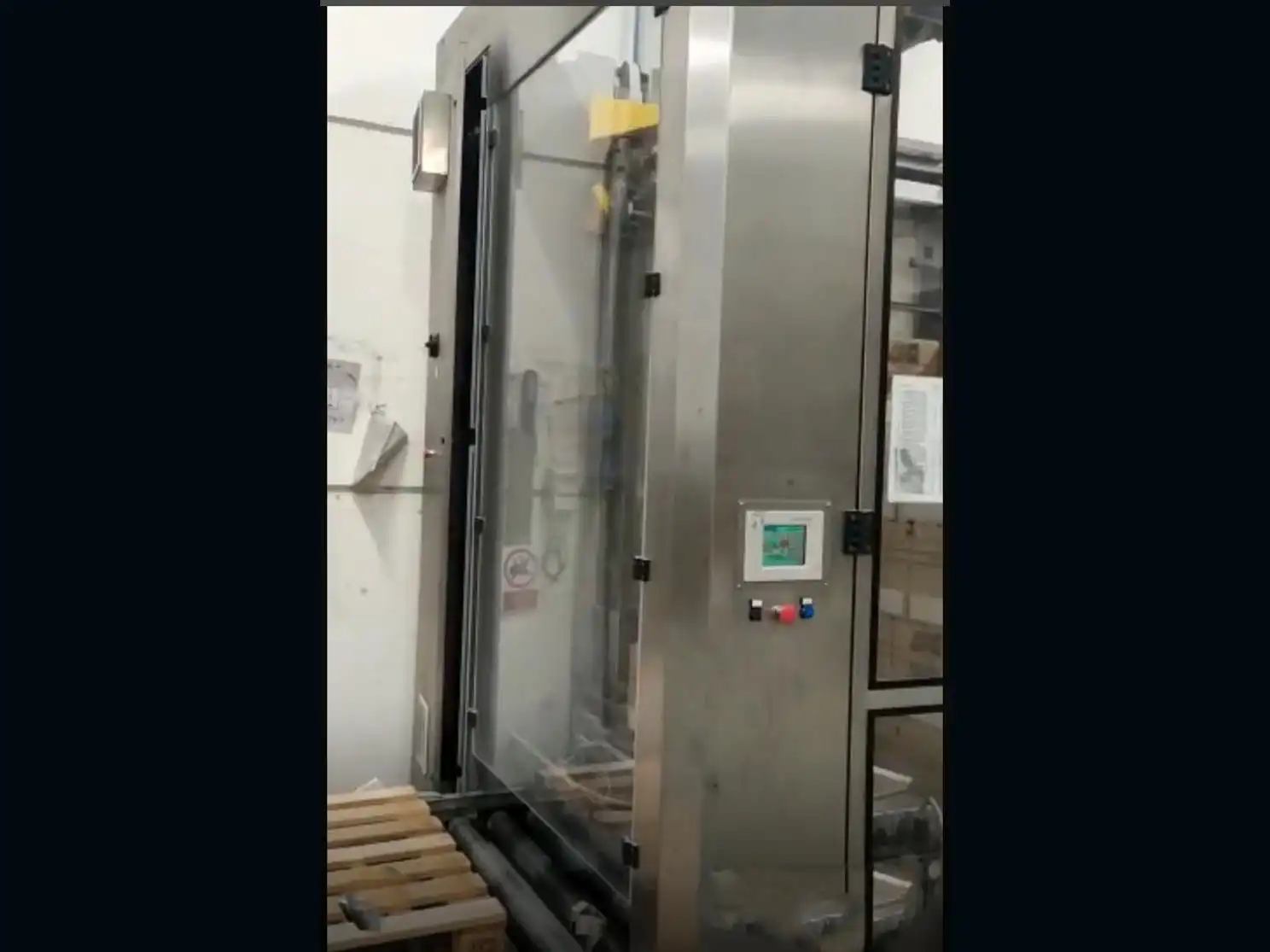 Photo #2 of Used Palletizer APSOL CP-G ROBOT 800 boxes/hour