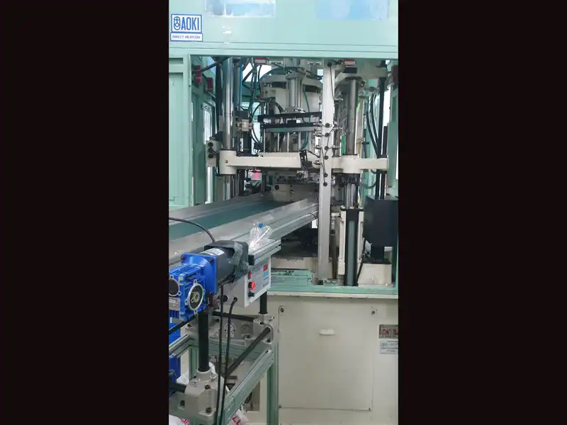 Photo #2 of Used Injection Molding Machine AOKI year 2014