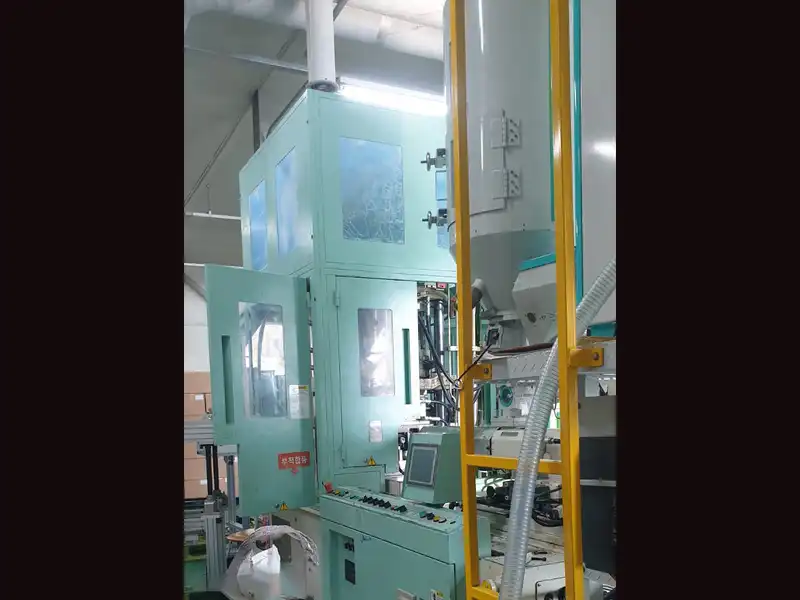 Photo #5 of Used Injection Molding Machine AOKI year 2014