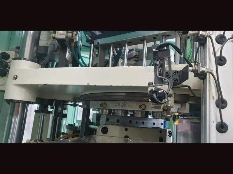 Photo #6 of Used Injection Molding Machine AOKI year 2014