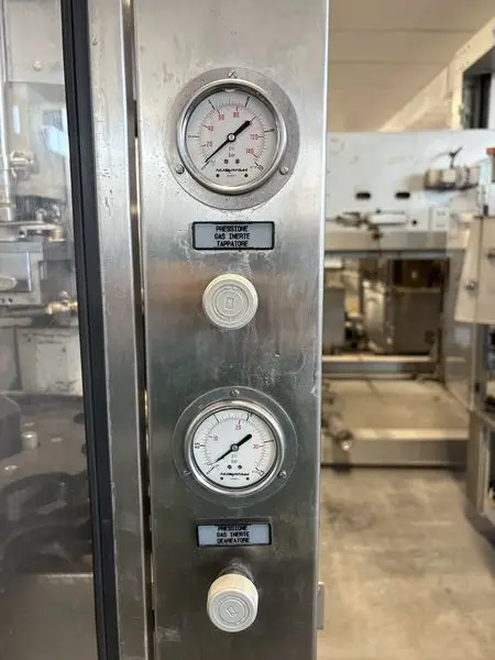 Photo #10 of Used filling monoblock Bertolaso Miniblock 12/12/1 2500 bph