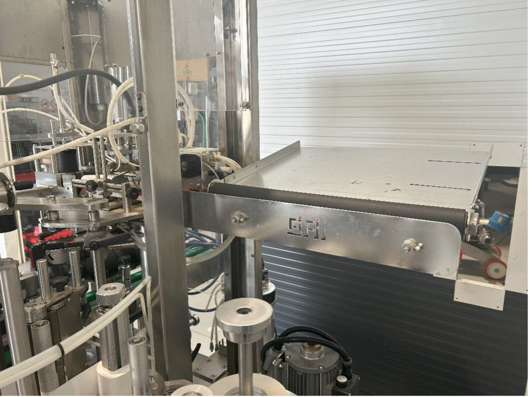 Photo #2 of Used Labeling Machine + capsuling machine GAI 6206CH-001 1200 bph