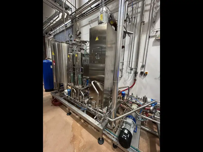 Photo #8 of Used Bottling Line for champagne, sparkling and still wine 4000 bph