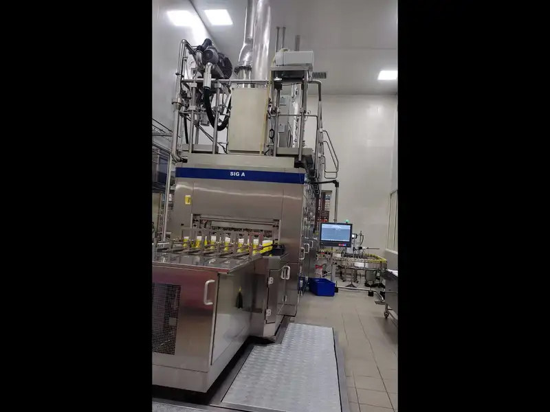 Photo #3 of Used SIG Combibloc 26,500 bricks/h – like new