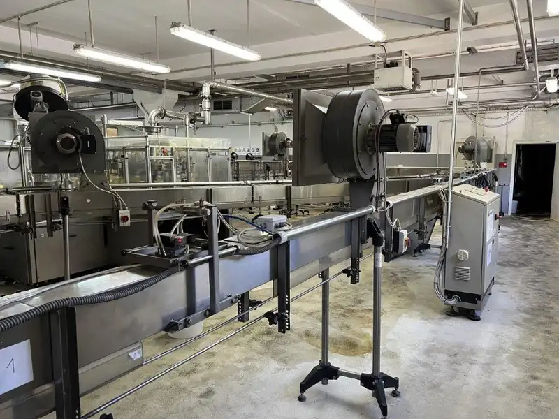 Photo #11 of Used Bottling Line for edible oil 6000 bph