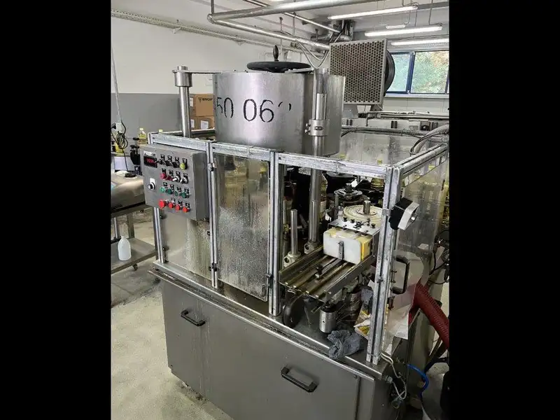 Photo #18 of Used Bottling Line for edible oil 6000 bph