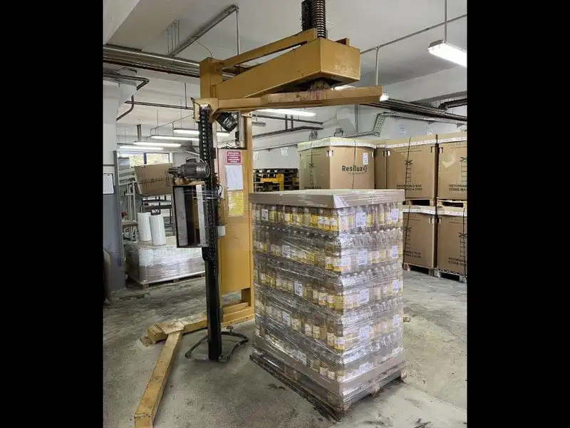 Photo #29 of Used Bottling Line for edible oil 6000 bph