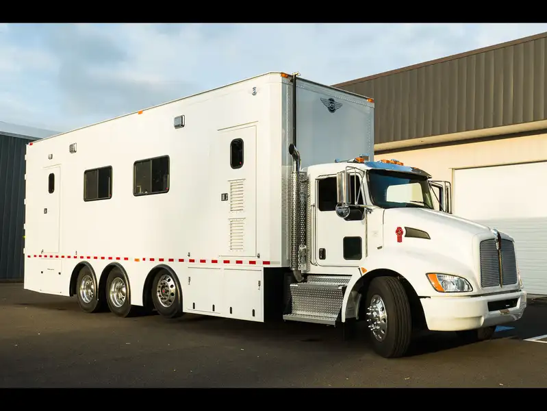 Photo #1 of Used bottling truck Kenworth T370 3000 bph
