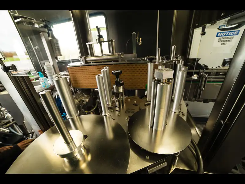 Photo #3 of Used bottling truck Kenworth T370 3000 bph