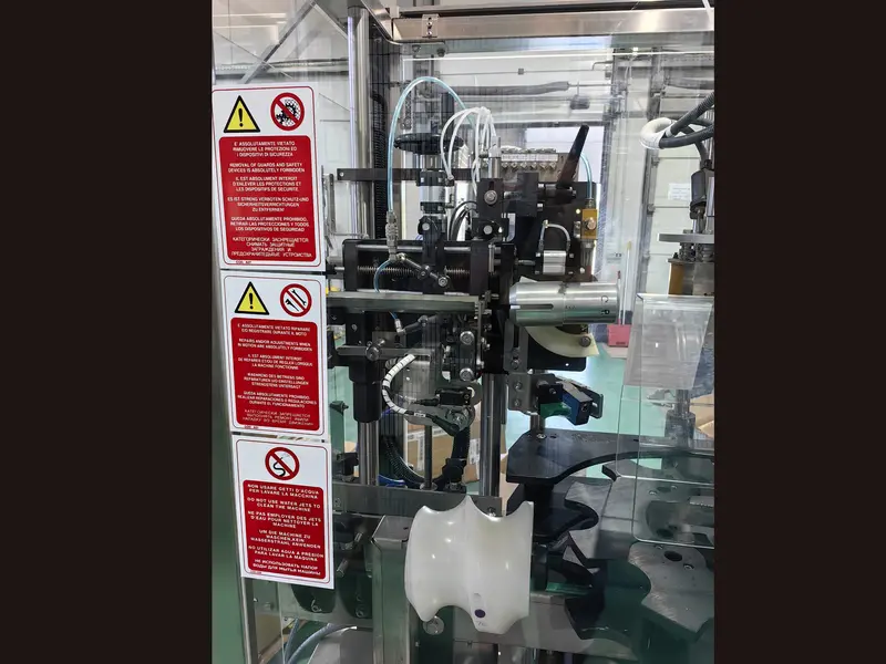 Photo #6 of Used capsuling machine Robino & Galandrino Minibloc year 2003 – 3000 bph