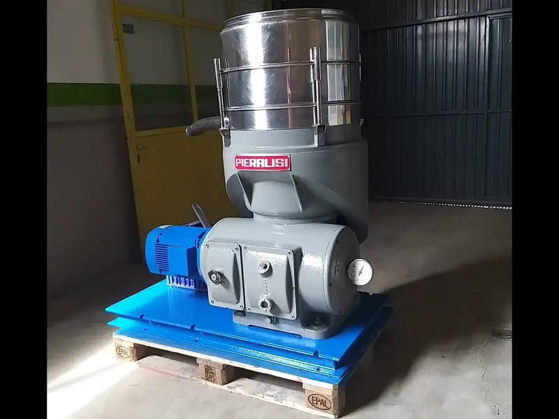 Photo #2 of Used Line for olive oil production PIERALISI 700 kg/h