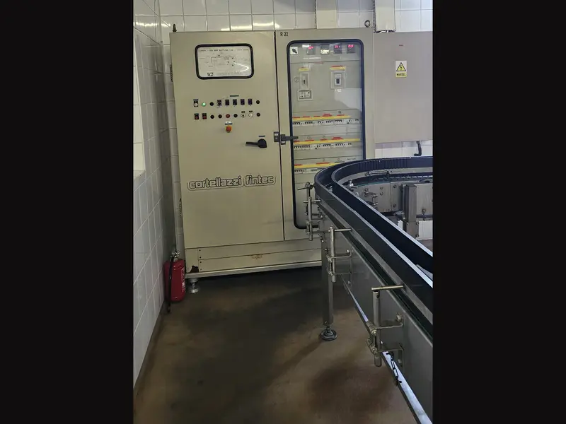 Photo #23 of Used bottling line Cortellazzi for CSD in PET bottles – 8000 bph