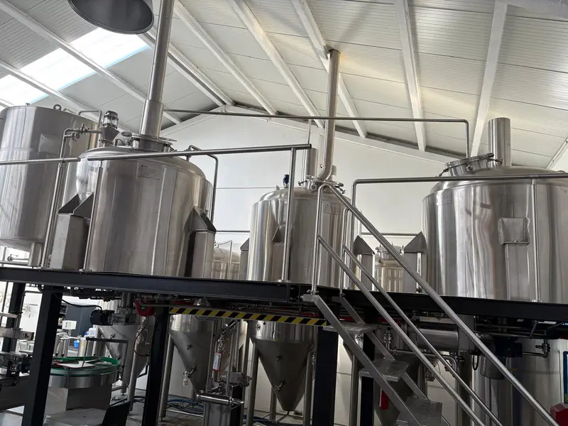 Photo #1 of Used Brewing and filling line for beer HG Machinery 800 kg/hour