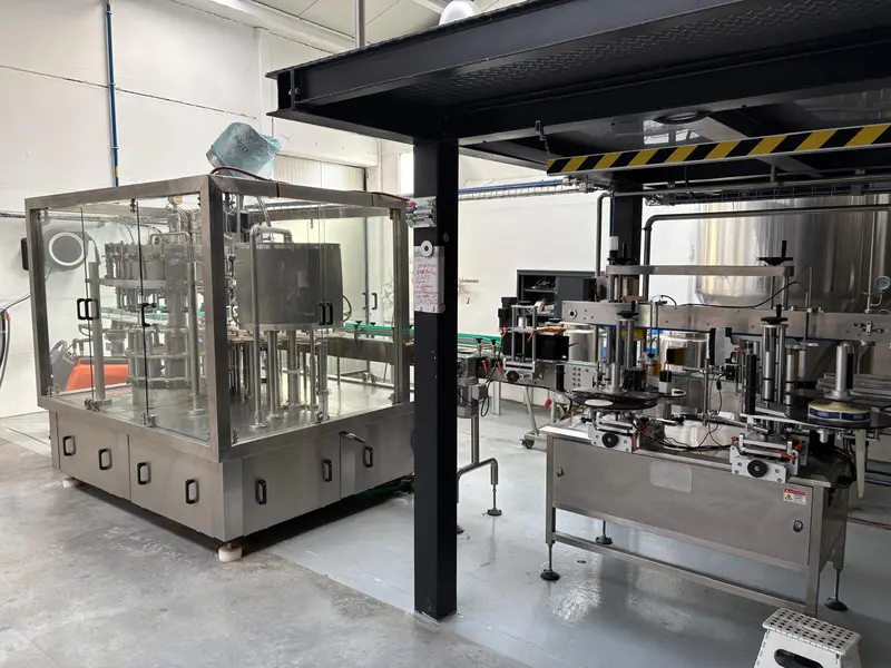 Photo #8 of Used Brewing and filling line for beer HG Machinery 800 kg/hour