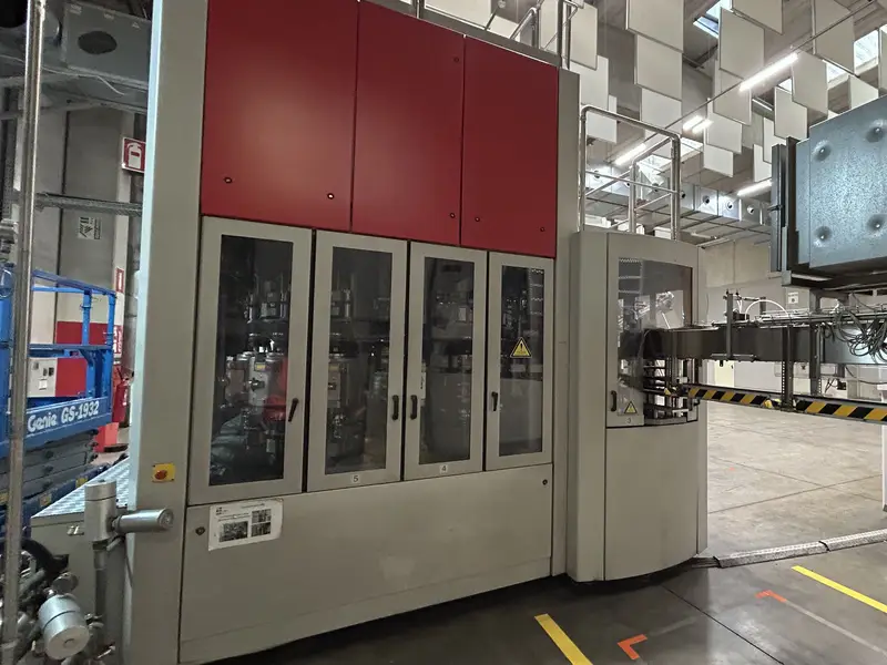 Photo #2 of Used Isobaric PET Complete Bottling Line for Water CSD 18000 bph 2L