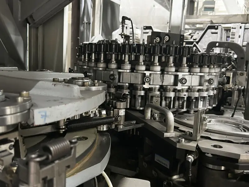 Photo #5 of Used Isobaric PET Complete Bottling Line for Water CSD 18000 bph 2L