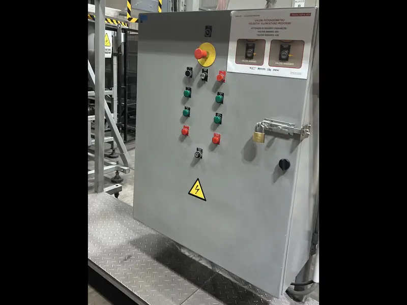 Photo #8 of Used Isobaric PET Complete Bottling Line for Water CSD 18000 bph 2L