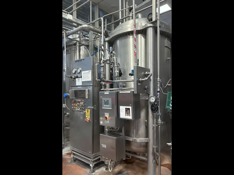 Photo #25 of Used Isobaric PET Complete Bottling Line for Water CSD 18000 bph 2L