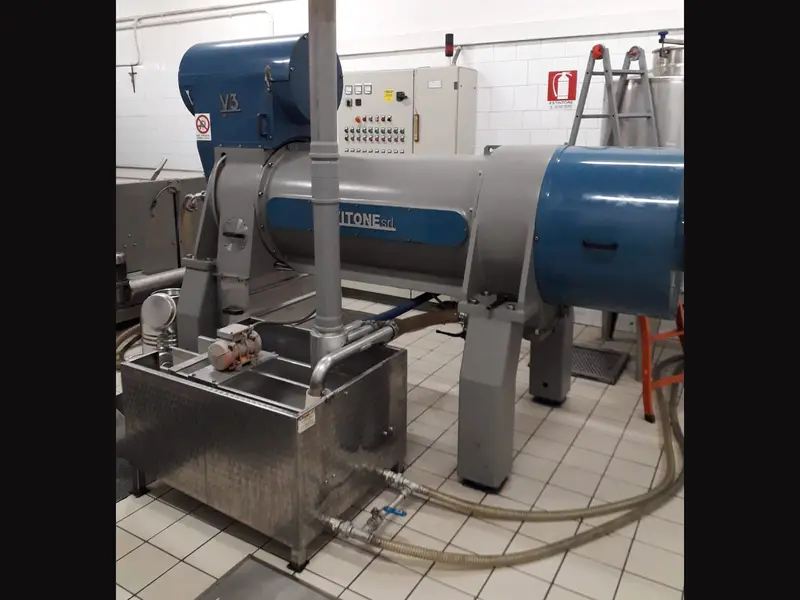 Photo #4 of Used olive oil processing line VITONE V3 3000 kg/hr