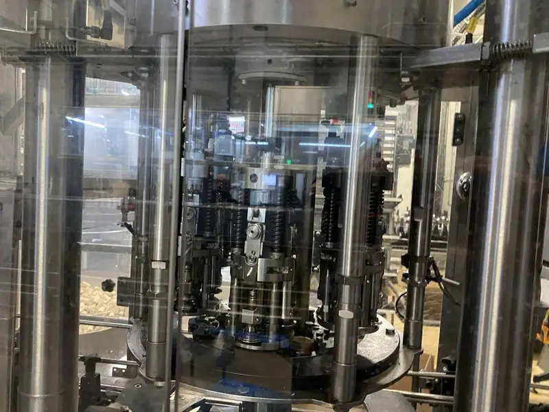 Photo #1 of Used ROPP Capping Machine Arol 6 heads 6000 bph