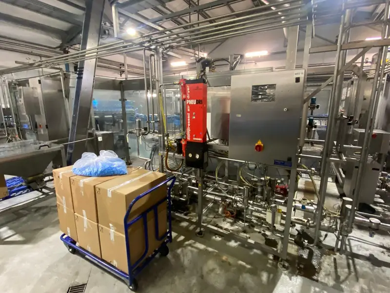 Photo #5 of Used PET Krones complete bottling line CSD Sparkling water 16000 bph 1.5 L