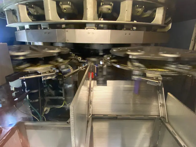 Photo #14 of Used PET Krones complete bottling line CSD Sparkling water 16000 bph 1.5 L