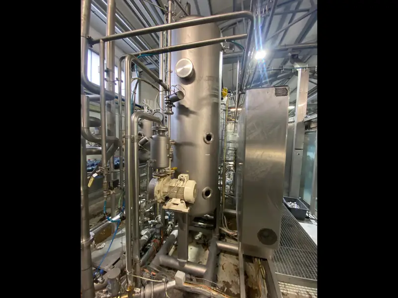 Photo #15 of Used PET Krones complete bottling line CSD Sparkling water 16000 bph 1.5 L