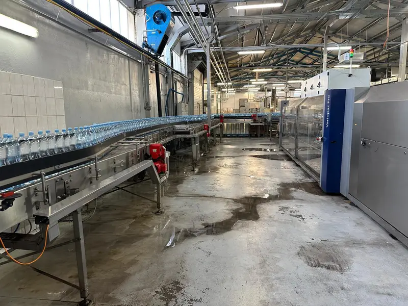 Photo #21 of Used PET Krones complete bottling line CSD Sparkling water 16000 bph 1.5 L