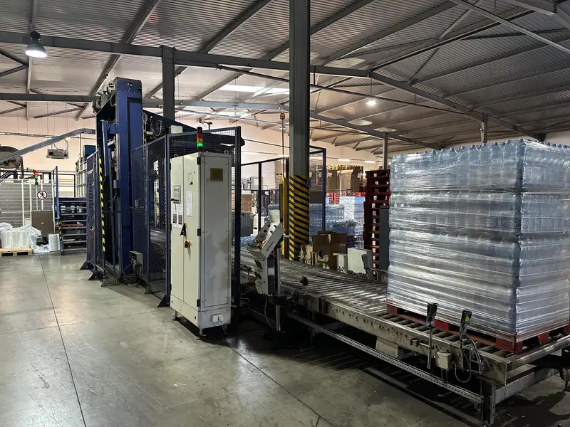 Photo #25 of Used PET Krones complete bottling line CSD Sparkling water 16000 bph 1.5 L