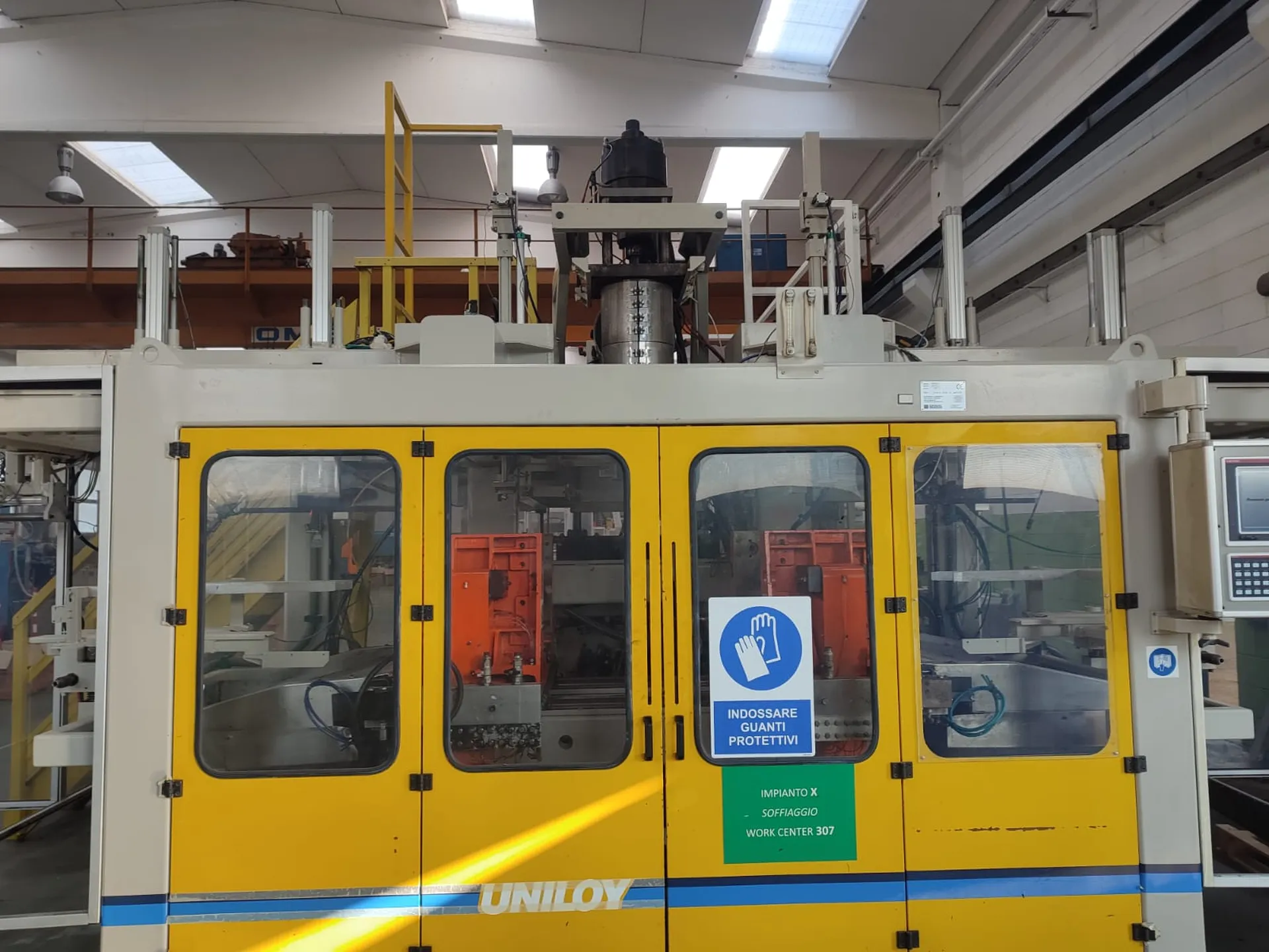 Photo #5 of Used blow molding machine HDPE for 10 L 300 bph