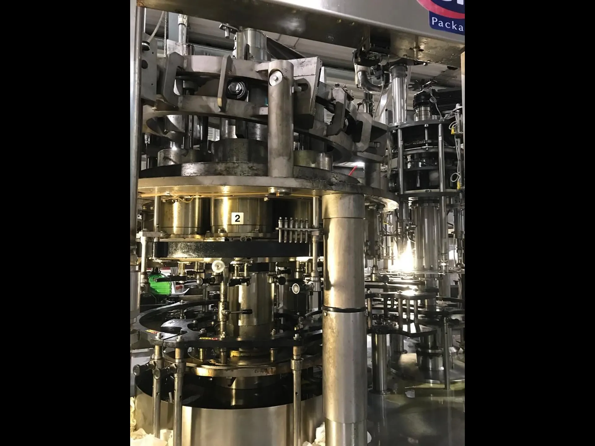 Photo #6 of Used CFT Oil Filling Monoblock – Comaco 6000 bph