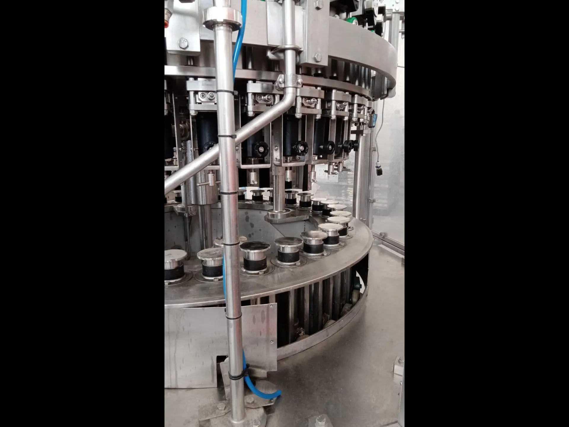 Photo #5 of Used filling monoblock isobaric Filtec 8000 bph