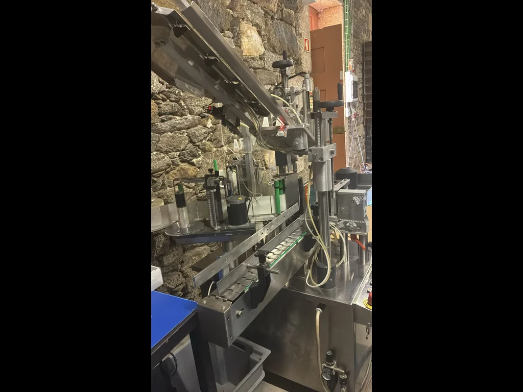 Photo #1 of Used labeling machine OMB with capsuler – 1200 bph