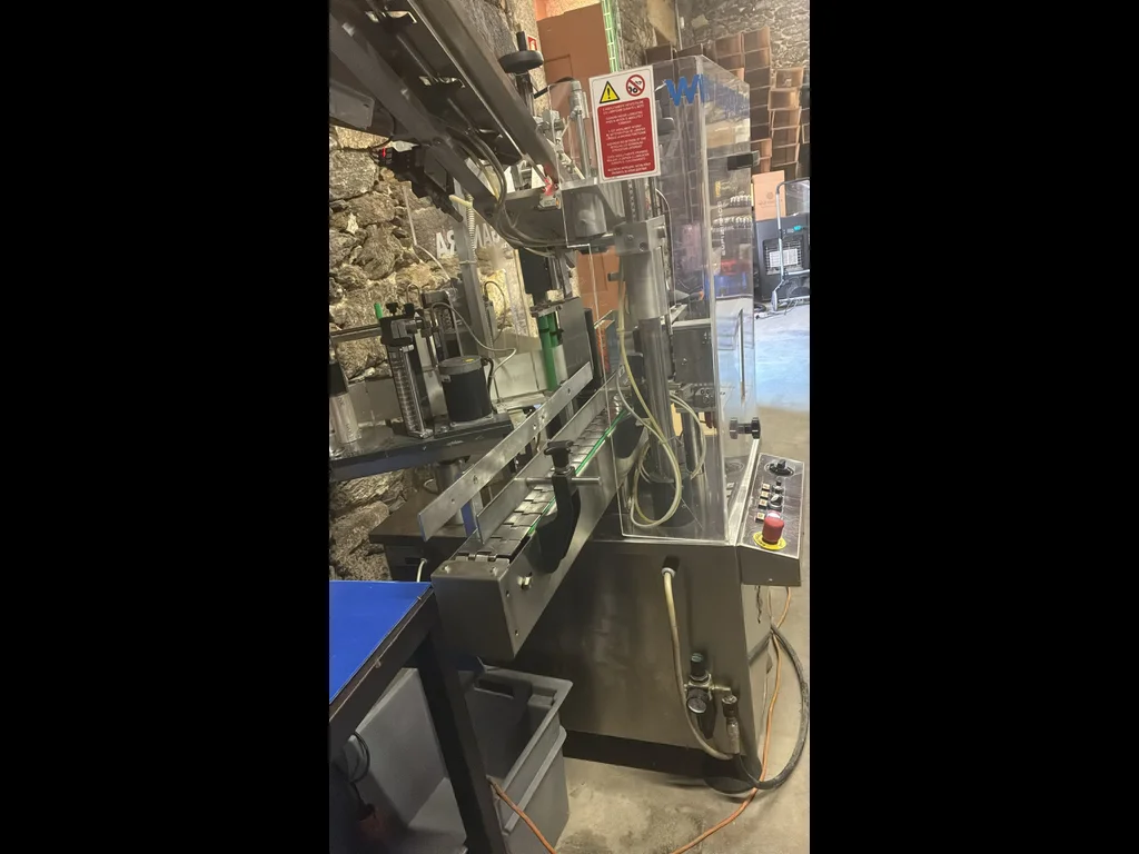 Photo #4 of Used labeling machine OMB with capsuler – 1200 bph