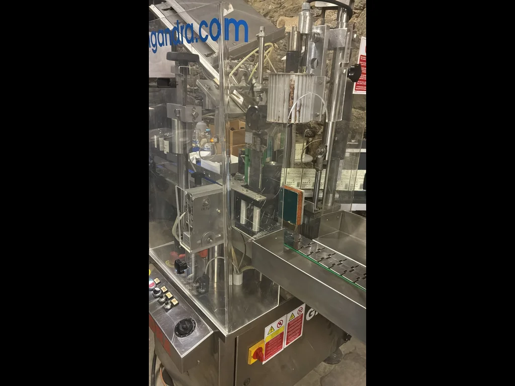 Photo #5 of Used labeling machine OMB with capsuler – 1200 bph