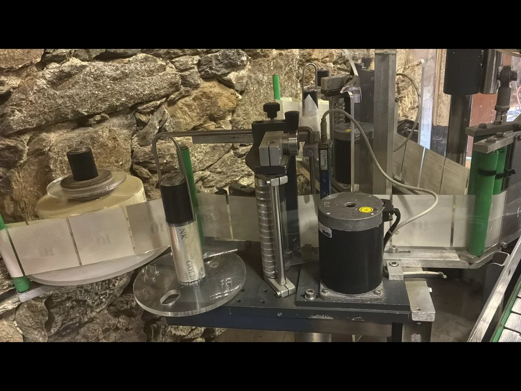 Photo #9 of Used labeling machine OMB with capsuler – 1200 bph